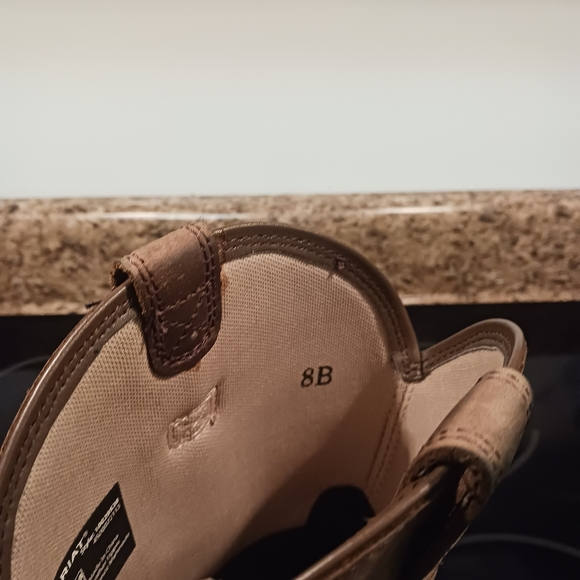 LOWERED PRICE Ariat Insulated Water Proof Size 8B Boots Brown, - Picture 12 of 12